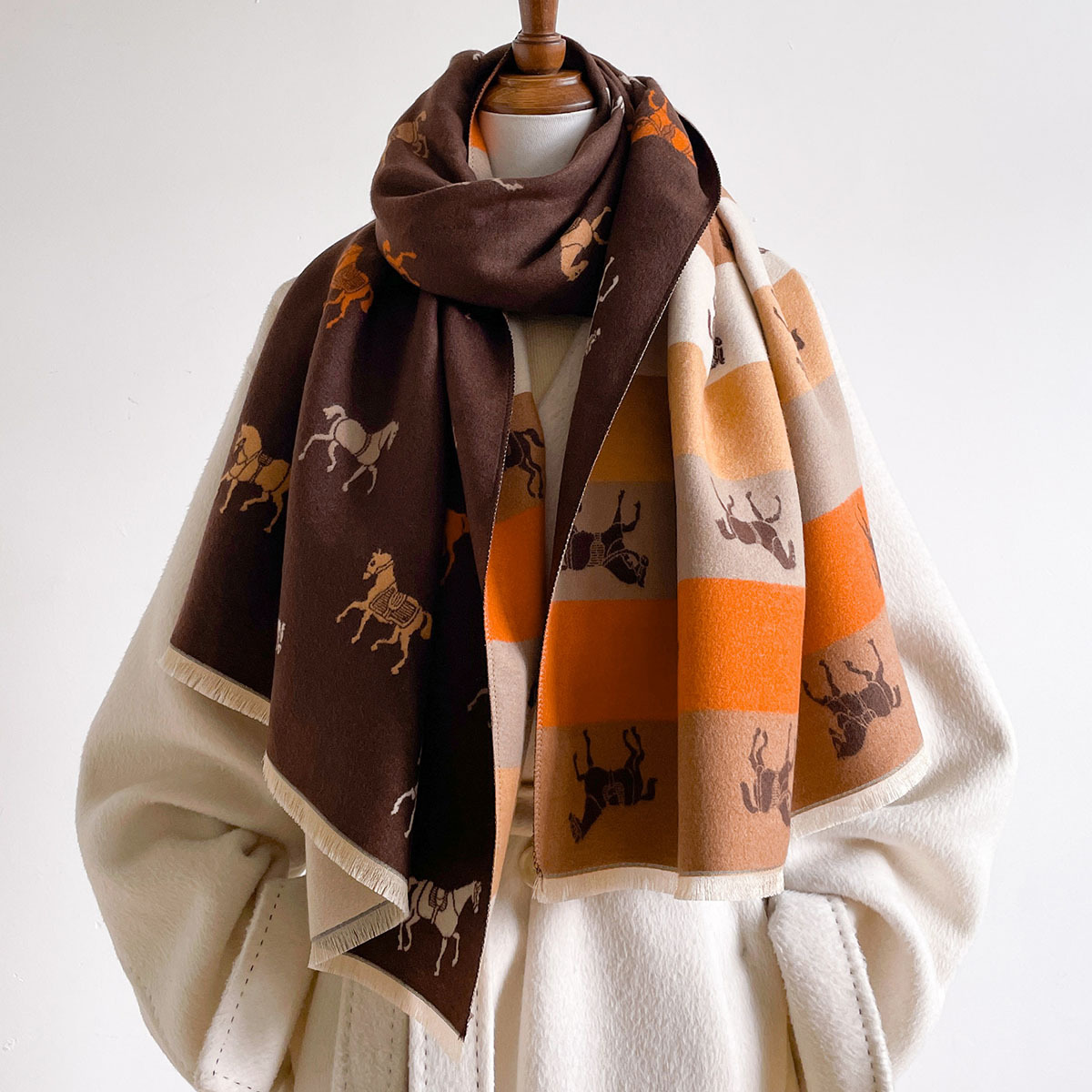 Sciarpa Autunno Inverno da Don - Woven Scarf Blanket recensione e prezzo