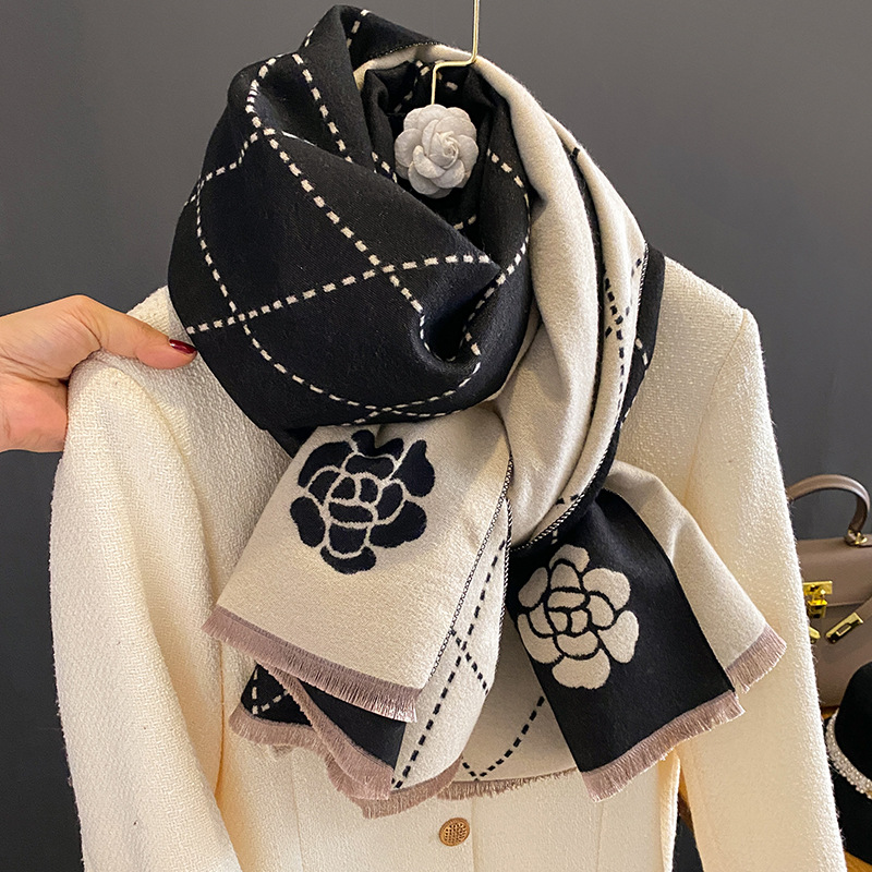 Sciarpa Invernale da Donna, St - Woven Scarf Blanket recensione e prezzo